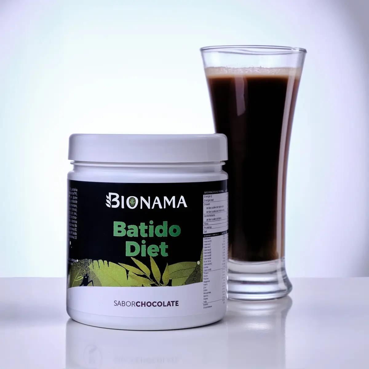 Batido Diet Bionama sabor chocolate, delicioso y nutritivo, ideal para mantener una alimentación equilibrada.